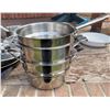 Image 5 : Stainless Steel Cookware, Frying Pans, Utensils, Knives, and Bakeware