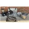 Image 1 : Waring NuBlend Blender, Black+Decker Grinder, Baking, Cookware, Kitchenware Lot