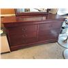 Image 12 : Sweet Dreams Storage - 2 Mirrored Dressers and 2-Drawer Nightstand in Cherry and Walnut Tones