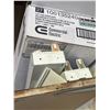 Image 5 : Commercial Electric 3 Ft LED Shop Light With 2 Light Fixtures and Extra Philips Tubes