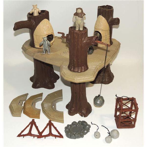 #28 Kenner 1983 Star Wars ROTJ Ewok Village +Ewoks