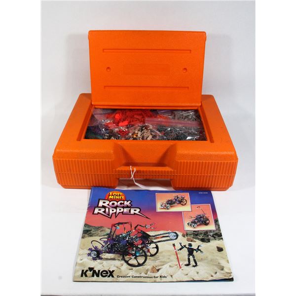 157 Lot of K'NEX Building Toy in Carrying Case