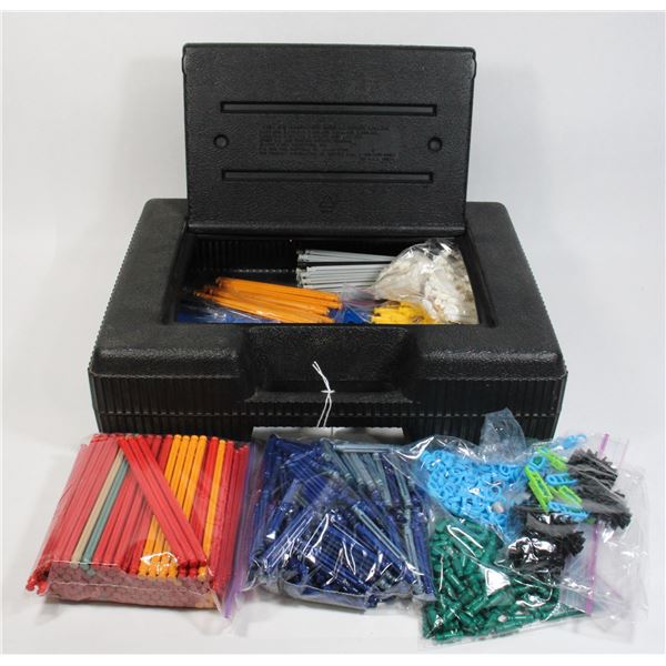 158 Lot of K'NEX Building Toy in Carrying Case