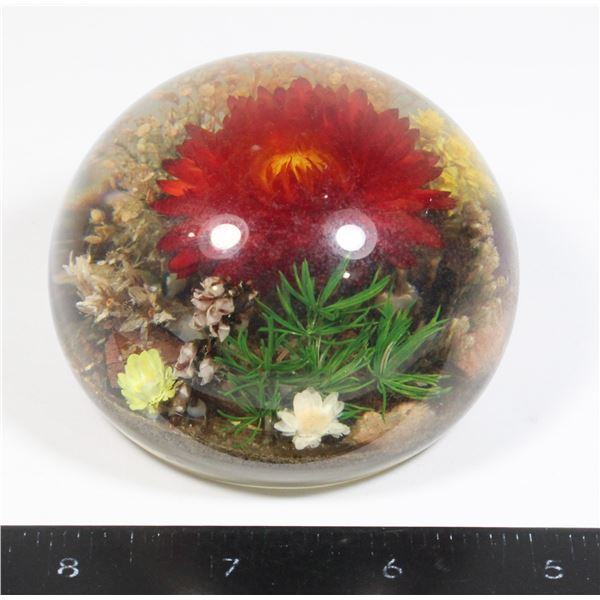 266 Resin Paper Weight Floral Made in Canada