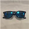 Image 2 : Ray-Ban Original Wayfarer Sunglasses