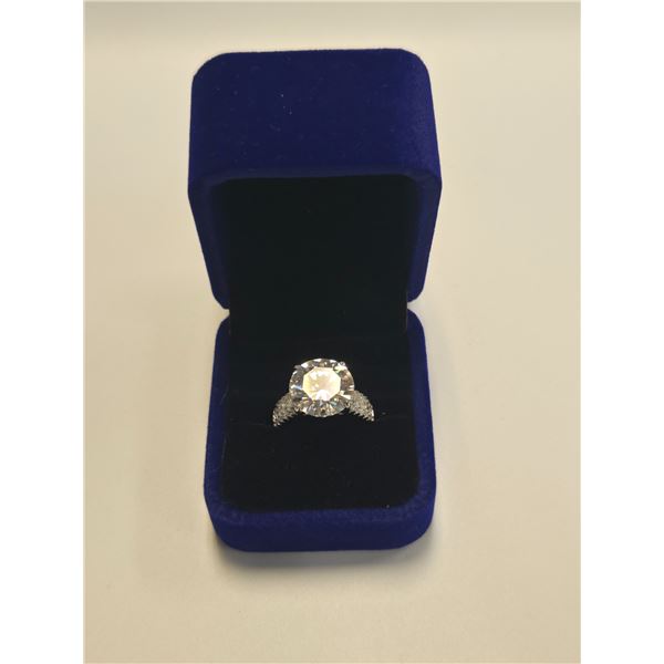 10.00 CT GRA CERTIFIED ROUND BRILLIANT CUT MOISSANITE STONE VVS D COLOR WITH 10 GRADUATING ROUND BRI