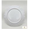 Image 3 : 4 Melamine Plates with Floral Design and Gold Edging