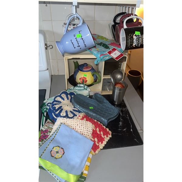 Mugs, Kitchen Textiles, Teapot, Utensil Holder and Wall Hooks Collection