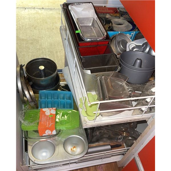 Baking Pans, Kitchen Tools, and Bakeware Lot