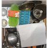 Image 3 : Baking Pans, Kitchen Tools, and Bakeware Lot