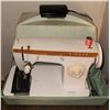 Image 2 : Singer Model 247 Sewing Machine with Carrying Case and Foot Pedal