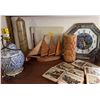 Image 2 : Lot: Model Sailboat, Mantel Clock, Candles, Decorative Cards, and Table Lamp