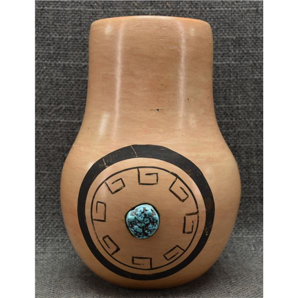HOPI POTTERY VASE (SUSIE YOUVELLA)