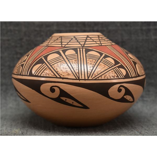 HOPI POTTERY JAR (ROBERTA YOUVELLA SILAS)