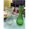 Image 6 : Lot Royal Albert Plates & Hoosier Glass Vases