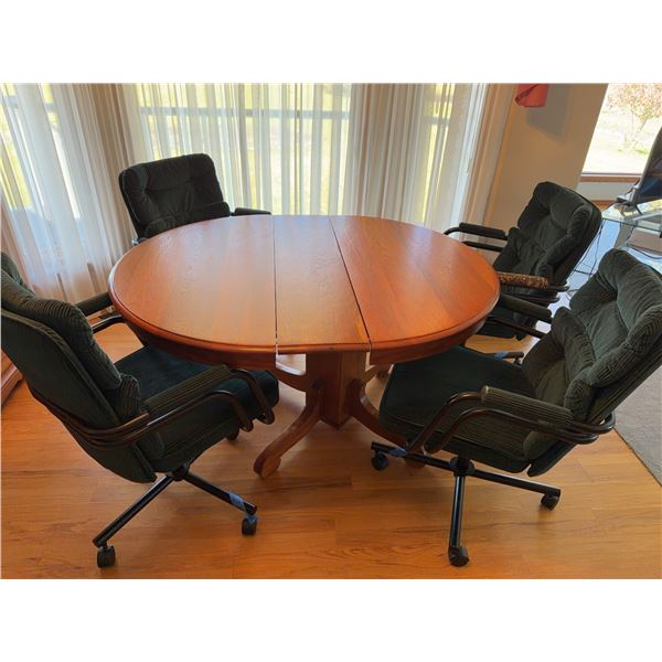 Oak Pedestal Dining Table with 4 Caster Chairs