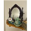Image 5 : Wood Shelf With Mirror and Bath Accessories