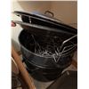Image 5 : Kitchen Bakeware, Ice Cream Maker, Enamel Pots