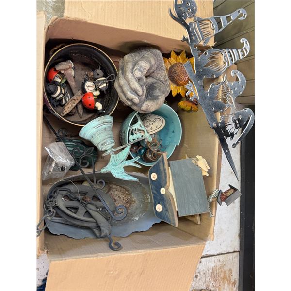 Garden Decor, Metalware, Lawn Figurines