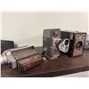 Image 1 : 3 Vintage Cameras: Bell & Howell, Brownie