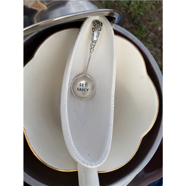 Serving Dishes, Platters & Hosting Lot Assortment