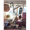 Image 1 : Pottery, Birdhouses, Art Glass & Decor