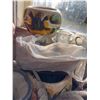 Image 4 : Pottery, Birdhouses, Art Glass & Decor