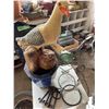 Image 5 : Garden Decor Pots, Bohemian Keg, Table