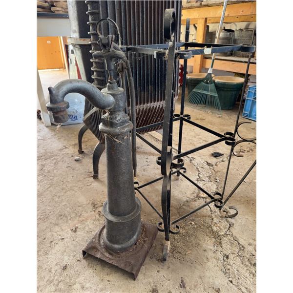 Cast Iron Hand Water Pump with Base