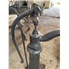Image 4 : Cast Iron Hand Water Pump with Base