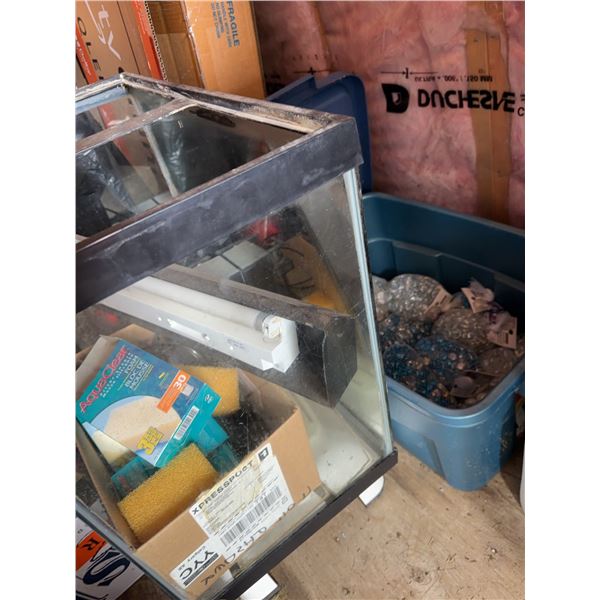 Aquarium 24" x 15" x 17" With Accessories