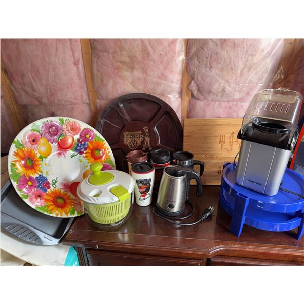 Kitchen Appliance and Bakeware Lot
