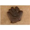 Image 5 : Antique 1920s Winchester Repeating Arms 9.5" Split-finger Padded Leather Baseball Fielder's Glove
