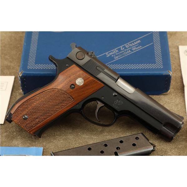 Smith & Wesson Model 39-2 9mm 3.9" Da/sa Semi-automatic Pistol Mfd 1979