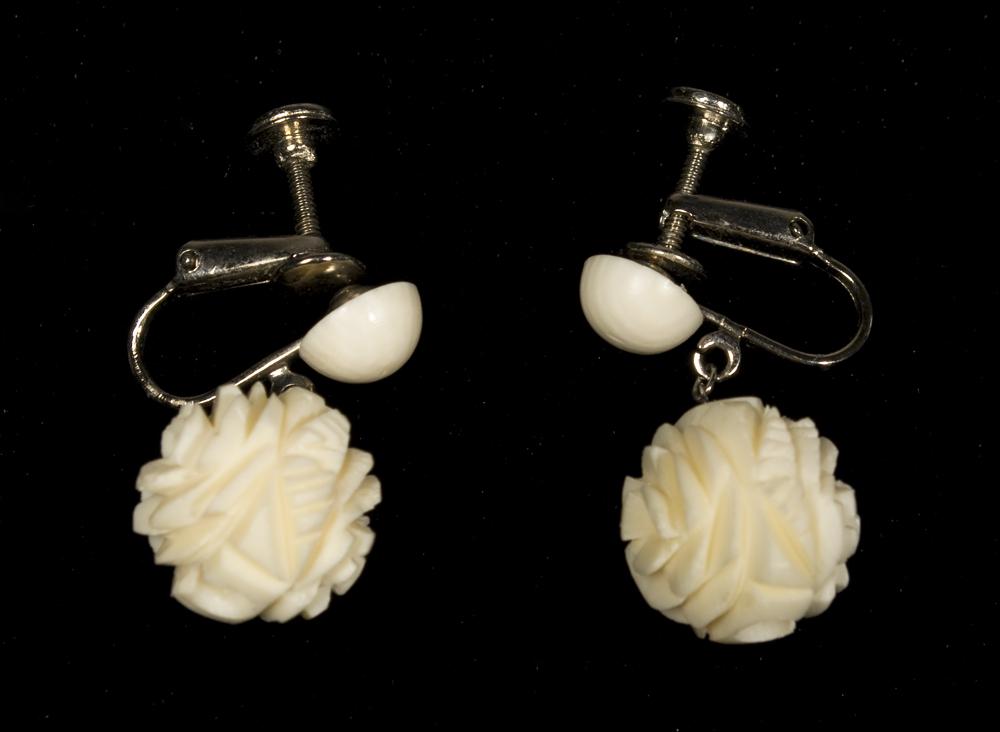 (5) Pieces of Finely Carved Ivory Jewelry
