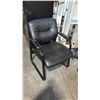 Image 1 : BLACK SLED BASE CLIENT CHAIR