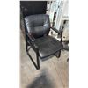 Image 1 : BLACK SLED BASE CLIENT CHAIR