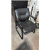 Image 1 : BLACK SLED BASE CLIENT CHAIR