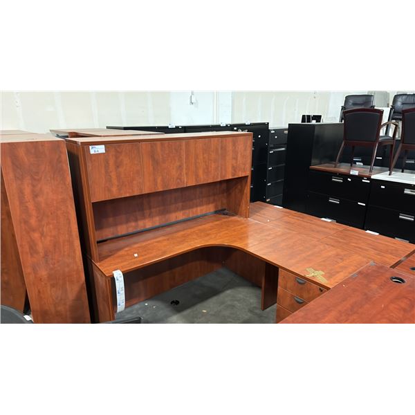 CHERRY CORNER COMPUTER DESK COMES WITH HUTCH APPROX 6'X6'