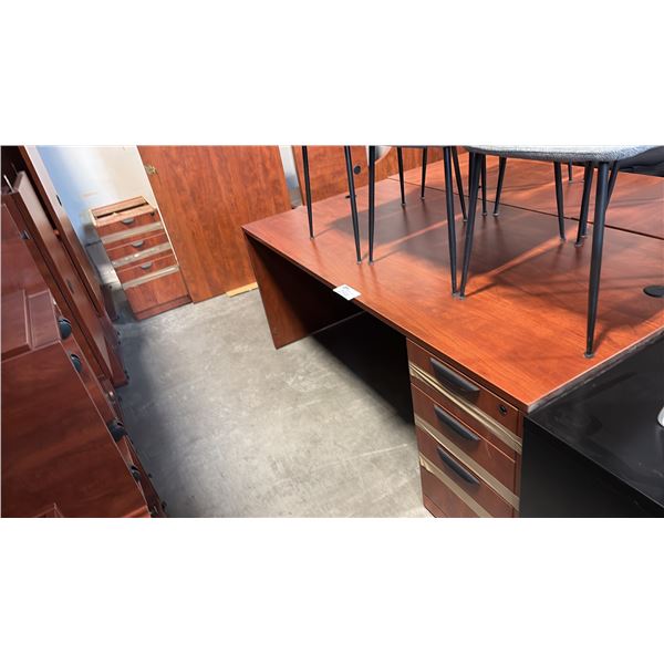 CHERRY 6'3' EXECUTIVE DESK