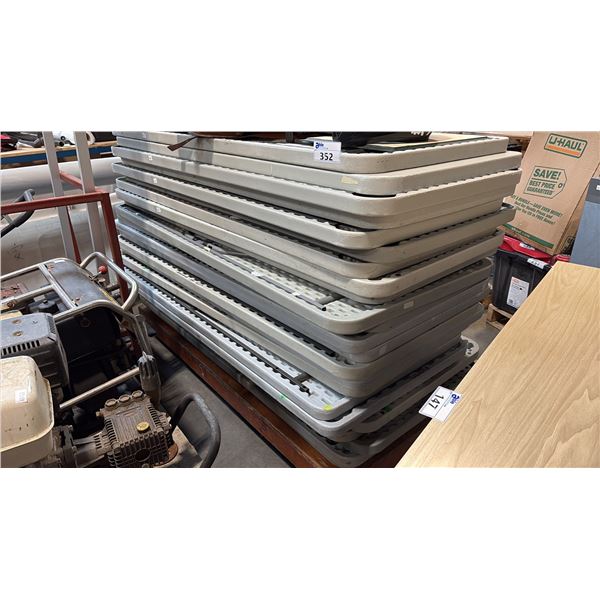 23 6' PLASTIC FOLDING TABLES