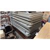 Image 1 : 23 6' PLASTIC FOLDING TABLES