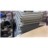 Image 2 : 23 6' PLASTIC FOLDING TABLES