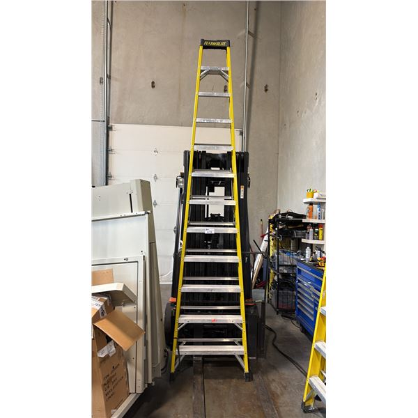 FEATHERLITE 12' ALUMINUM/FIBERGLASS STEP LADDER