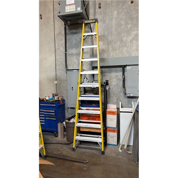 FEATHERLITE 10' ALUMINUM/FIBERGLASS STEP LADDER