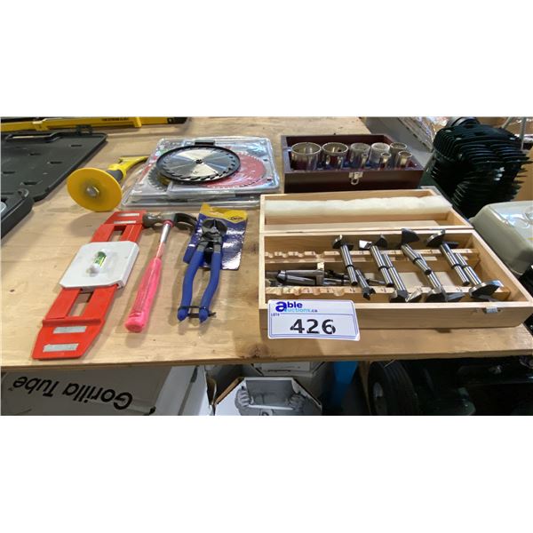 MULTI PIECE SET OF TOOLS INCLUDING ASSORTED SIZE SAWBLADES, BLADE SET BIT SET, SOCKET/WRENCH SET