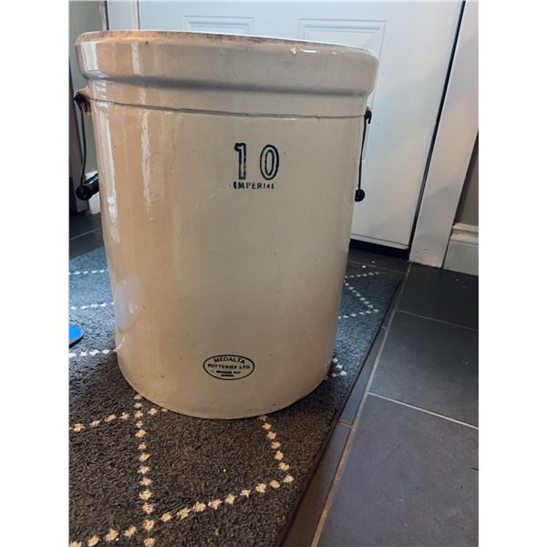 Medalta Potteries 10 Imperial Stoneware Crock