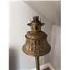 Image 2 : Brass Ornate Victorian-Style Oil Lamp Stand