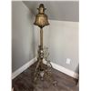Image 7 : Brass Ornate Victorian-Style Oil Lamp Stand