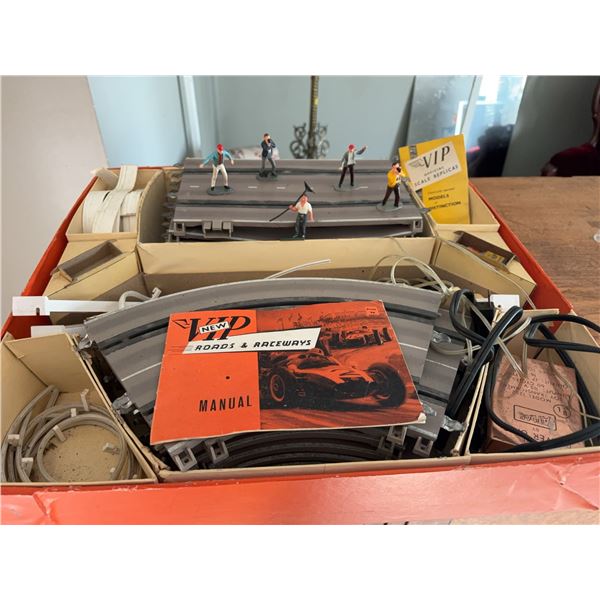 Victory Industries VIP Roads & Raceways Slot Car Set
